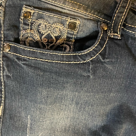 Bootcut jeans with detailed stitching on pockets size 7 - Picture 2 of 8